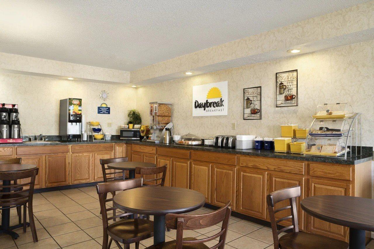 Rodeway & Monroeville-pittsburgh Hotel