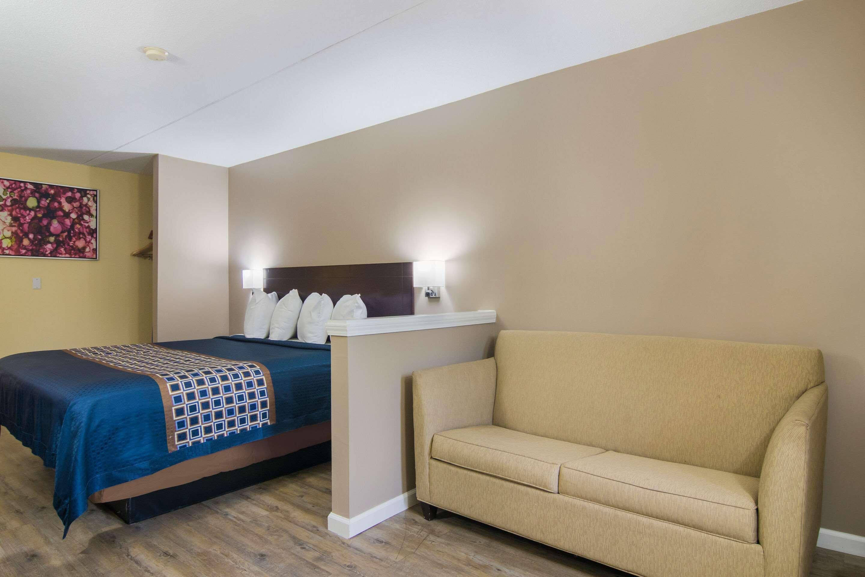 Rodeway & Monroeville-pittsburgh Hotel Monroeville